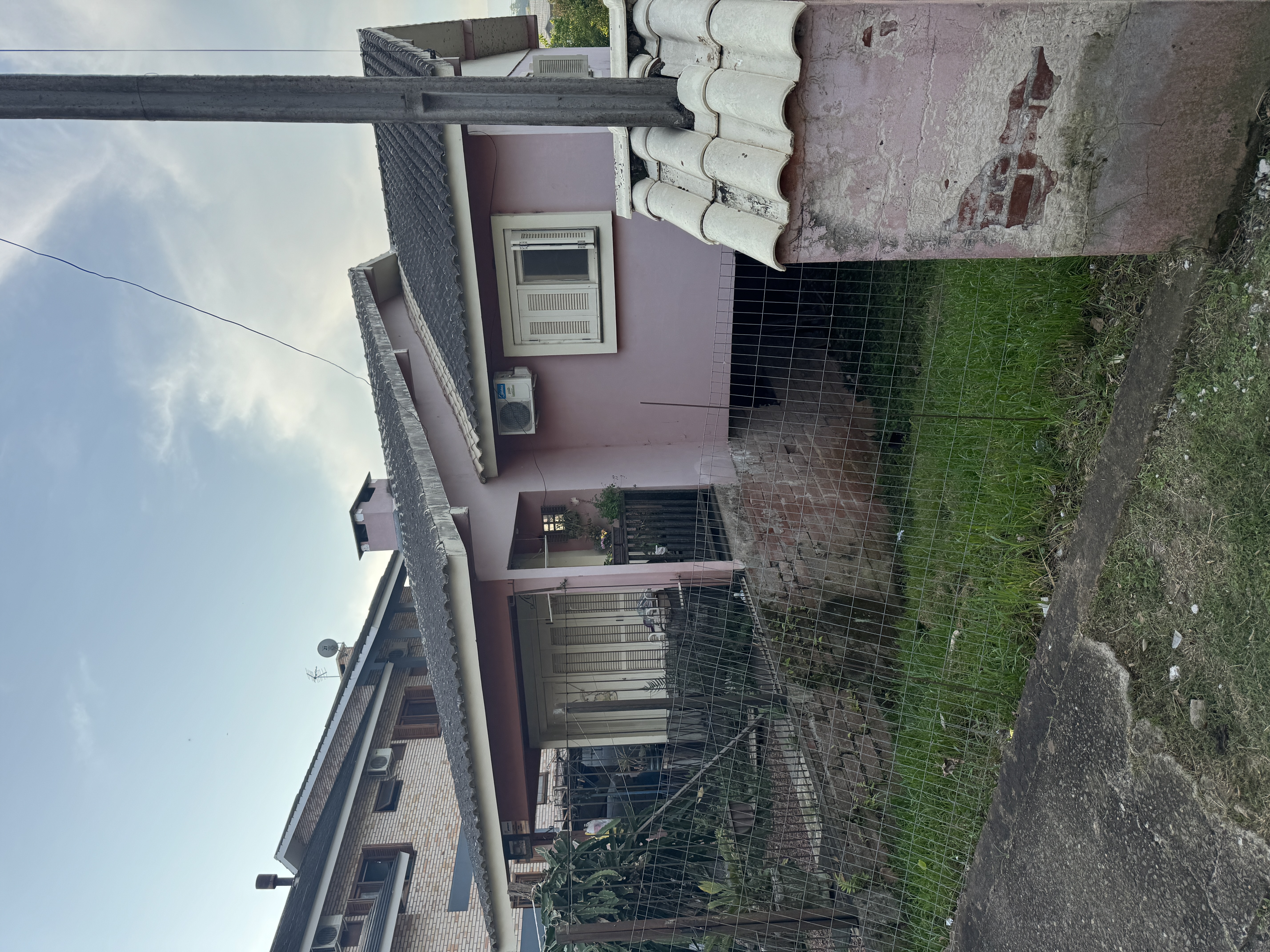 LOTE 013 - Área de 572,00m², contendo uma edificação de alvenaria de aproximadamente 111,74m², localizado na Rua Geraldo Snell, n° 932, bairro Teutônia, Teutônia/RS