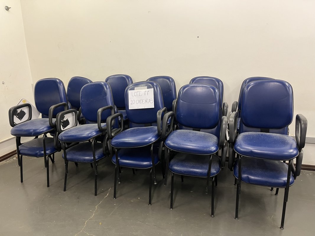 LOTE 077 - 20 CADEIRAS DE AUDITÓRIO AZUL